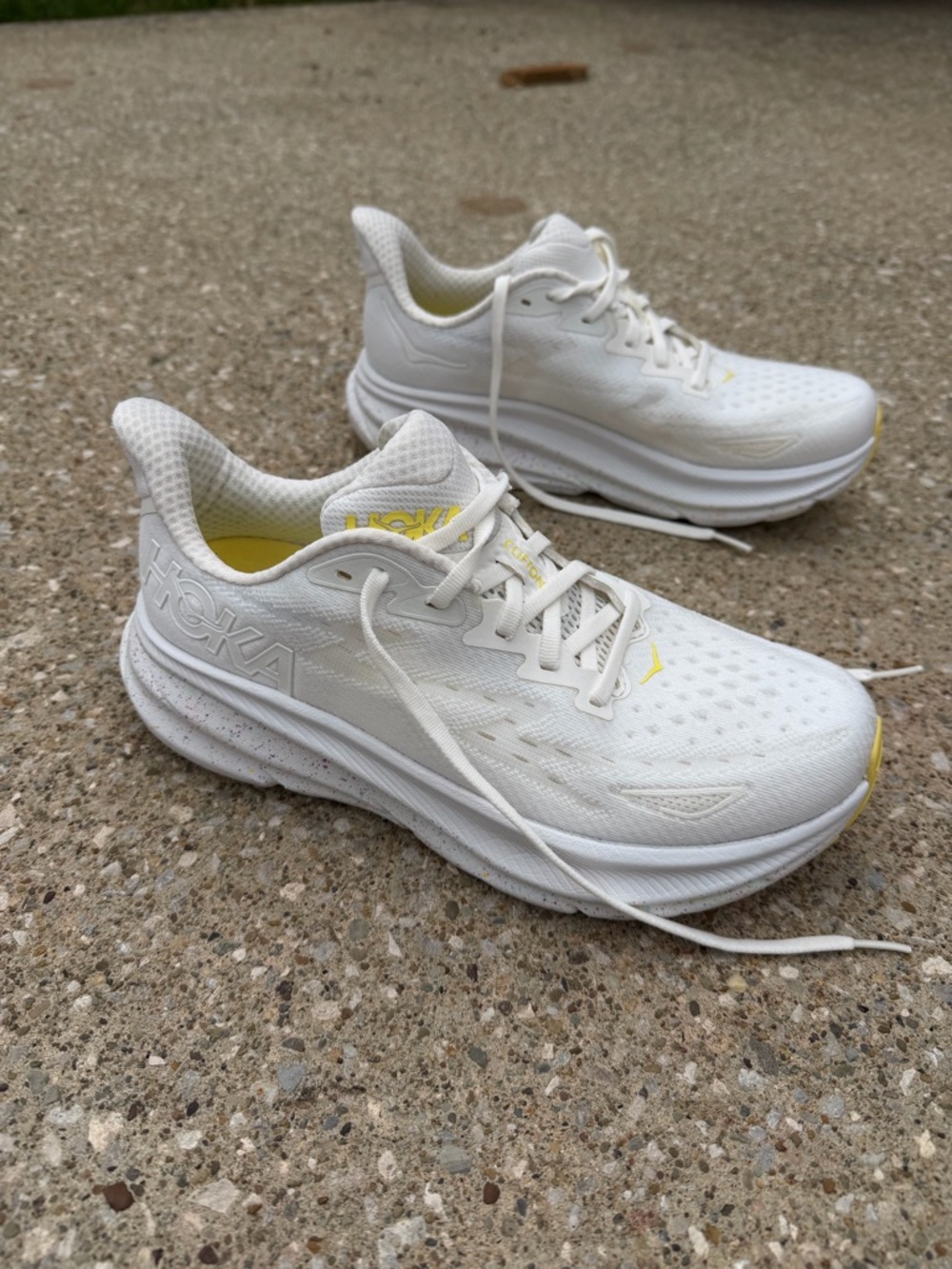 Hoka Clifton 9 
White Lemonade - Picture 4 of 8